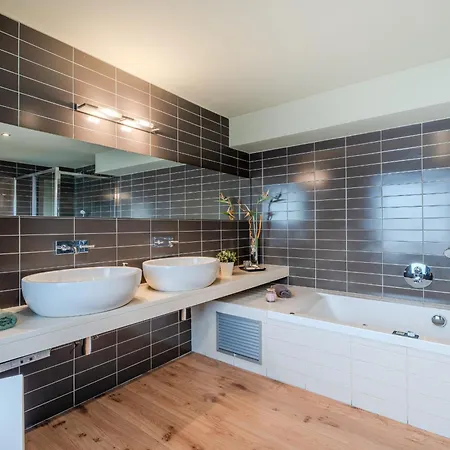 Gran Duplex Cerca Del Mar Con Piscina Privada En El Centro De
