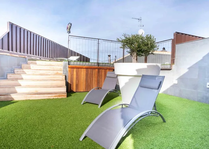 Semesterbostad Gran Duplex Cerca Del Mar Con Piscina Privada En El Centro De