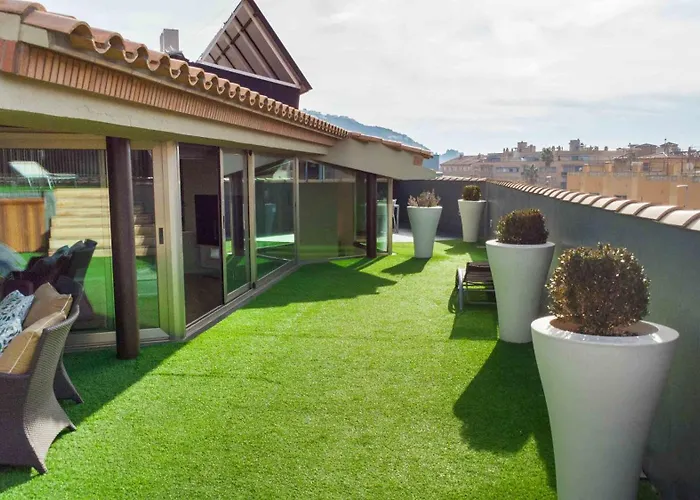 Gran Duplex Cerca Del Mar Con Piscina Privada En El Centro De Semesterbostad
