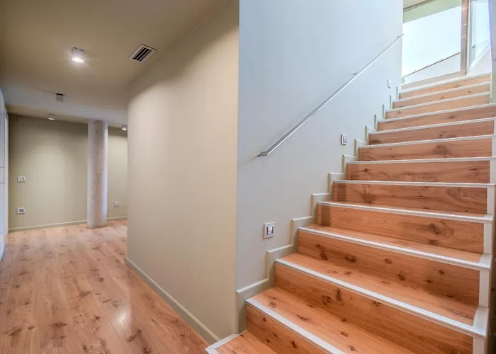 Gran Duplex Cerca Del Mar Con Piscina Privada En El Centro De Semesterbostad