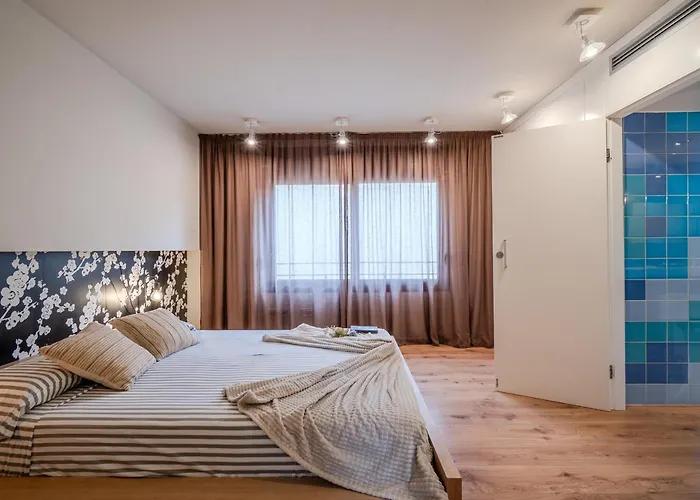 Semesterbostad Gran Duplex Cerca Del Mar Con Piscina Privada En El Centro De