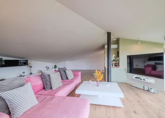 Gran Duplex Cerca Del Mar Con Piscina Privada En El Centro De