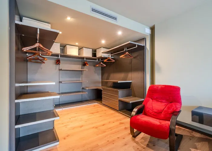 Gran Duplex Cerca Del Mar Con Piscina Privada En El Centro De Semesterbostad