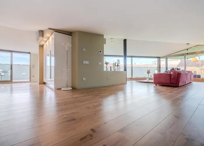 Semesterbostad Gran Duplex Cerca Del Mar Con Piscina Privada En El Centro De