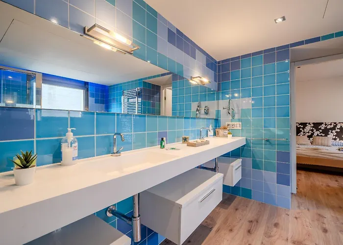 Semesterbostad Gran Duplex Cerca Del Mar Con Piscina Privada En El Centro De *