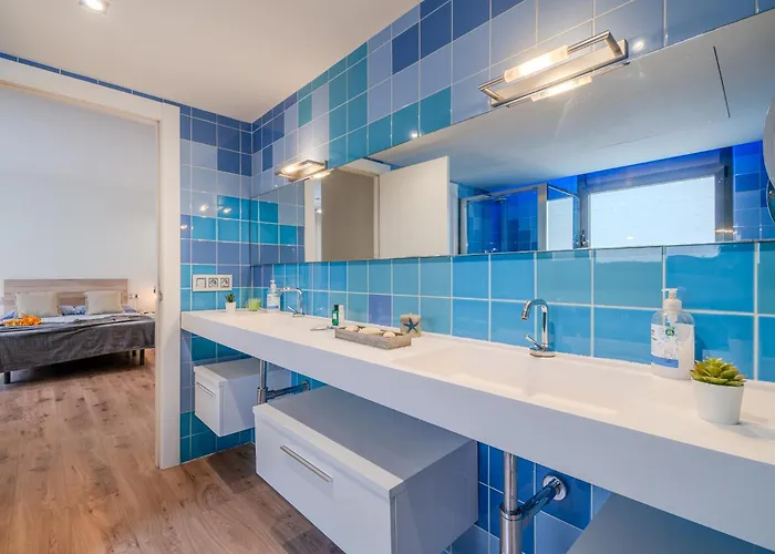 Semesterbostad Gran Duplex Cerca Del Mar Con Piscina Privada En El Centro De