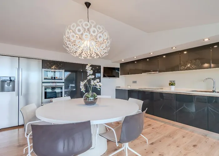 Gran Duplex Cerca Del Mar Con Piscina Privada En El Centro De * Rosas