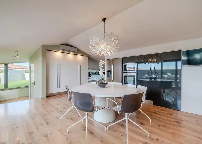 Gran Duplex Cerca Del Mar Con Piscina Privada En El Centro De