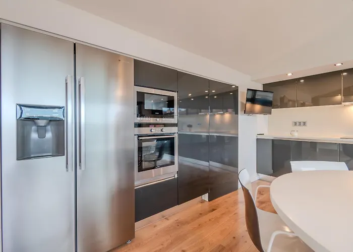 Gran Duplex Cerca Del Mar Con Piscina Privada En El Centro De Semesterbostad