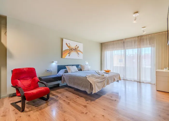 Gran Duplex Cerca Del Mar Con Piscina Privada En El Centro De *