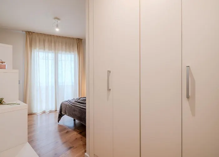 Gran Duplex Cerca Del Mar Con Piscina Privada En El Centro De Semesterbostad