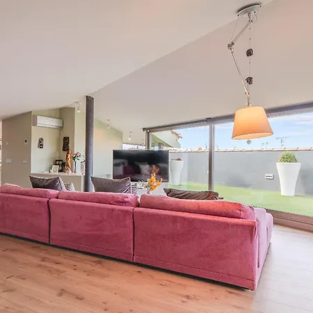 Gran Duplex Cerca Del Mar Con Piscina Privada En El Centro De Roses