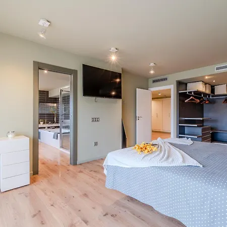 Feriehus Gran Duplex Cerca Del Mar Con Piscina Privada En El Centro De *