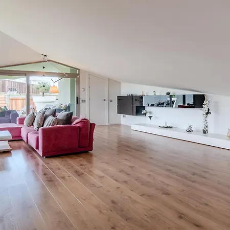 Feriehus Gran Duplex Cerca Del Mar Con Piscina Privada En El Centro De *