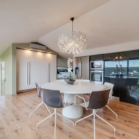Gran Duplex Cerca Del Mar Con Piscina Privada En El Centro De