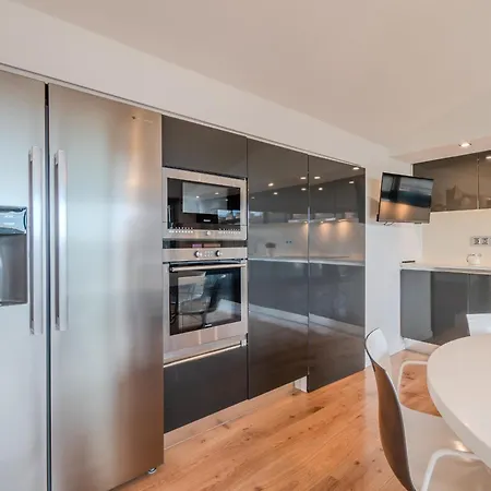 Gran Duplex Cerca Del Mar Con Piscina Privada En El Centro De Feriehus