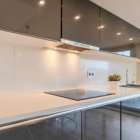 Gran Duplex Cerca Del Mar Con Piscina Privada En El Centro De Feriehus